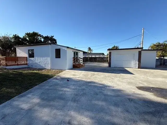 3 bedroom 1 bath Residential for sale at 1800 SW 75th Ave Rd, Miami FL 33155