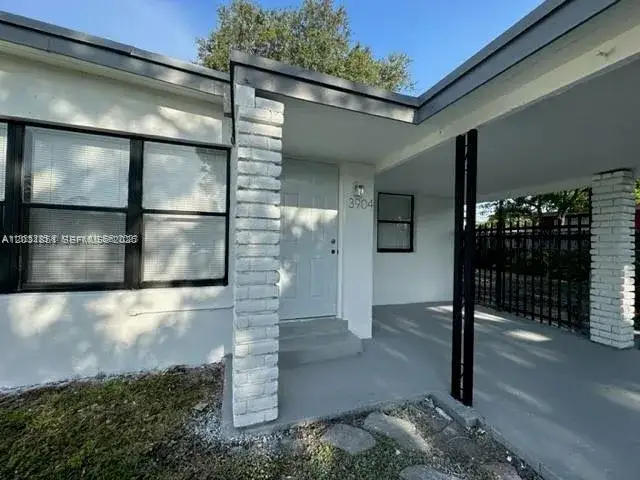 3 bedroom 1 bath Residential for sale at 3904 SW 58th Ave, West Park FL 33023
