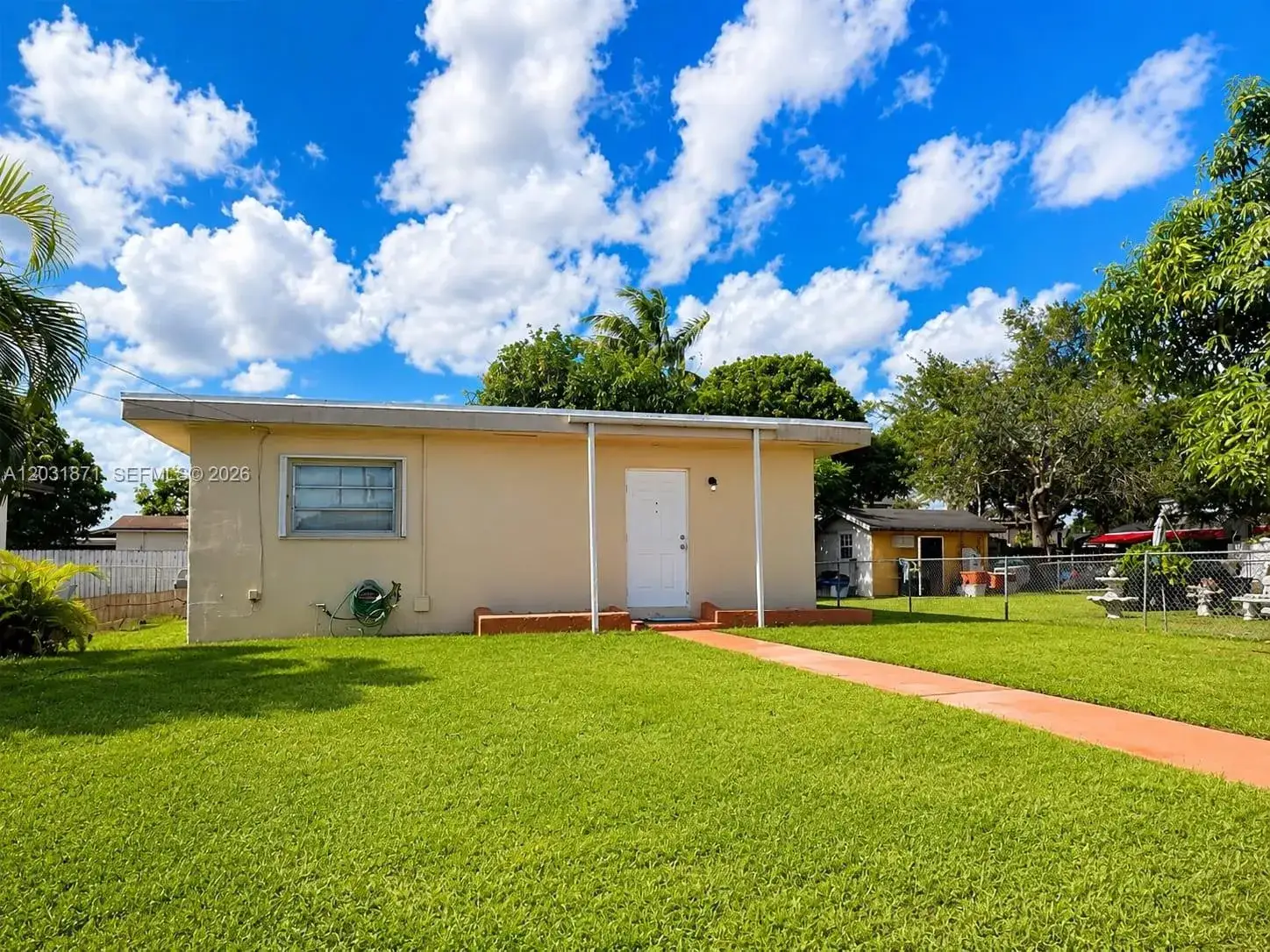 1 bedroom 1 bath Residential Lease for rent at 8935 SW 28th St # 8935, Miami FL 33165