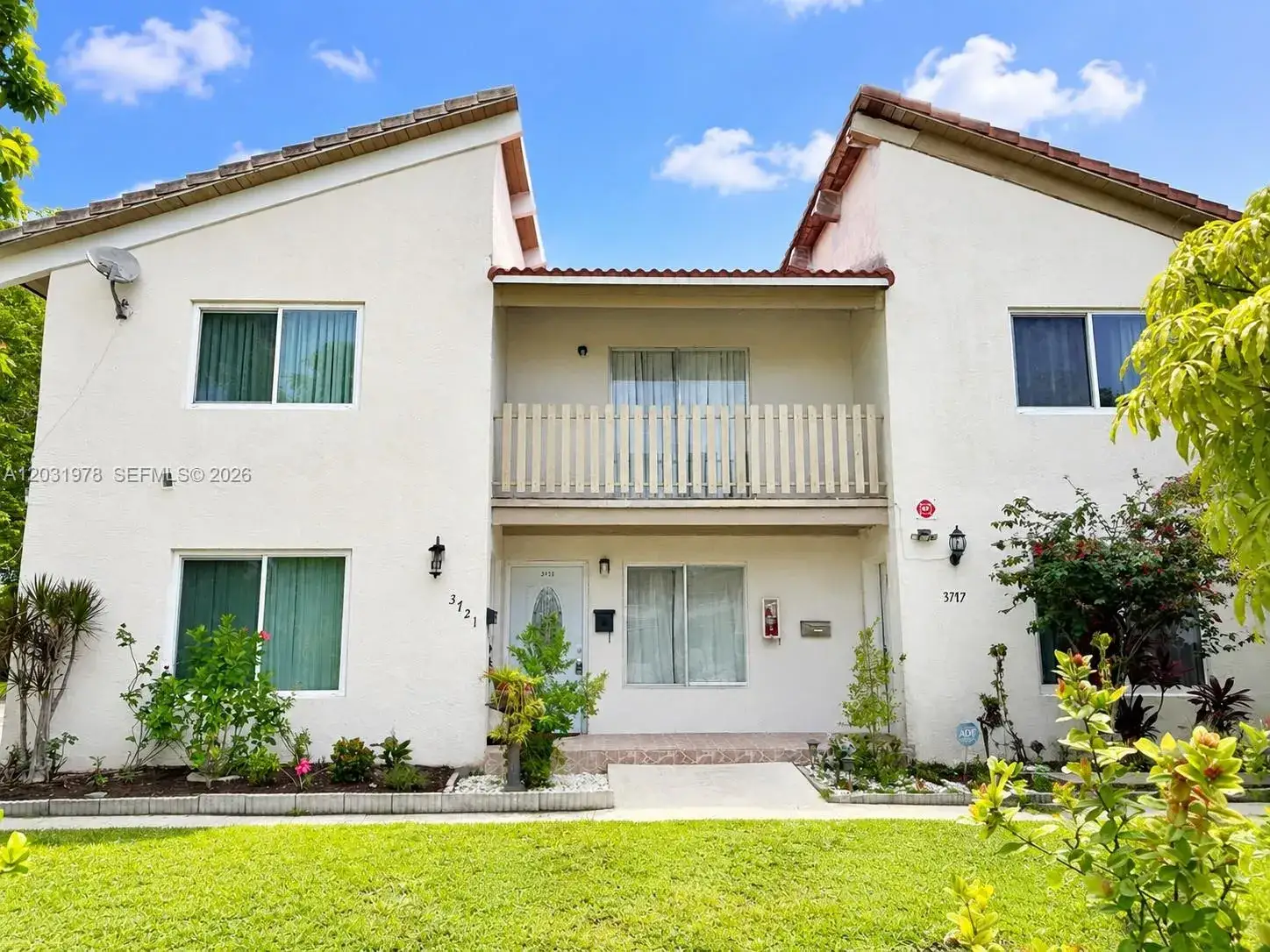 2 bedroom 2 bath Residential for sale at 3719 Riverside Dr, Coral Springs FL 33065