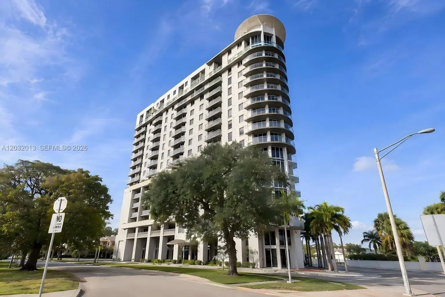 2 bedroom 2 bath Residential for sale at 1 Glen Royal Pkwy # 1210, Miami FL 33125