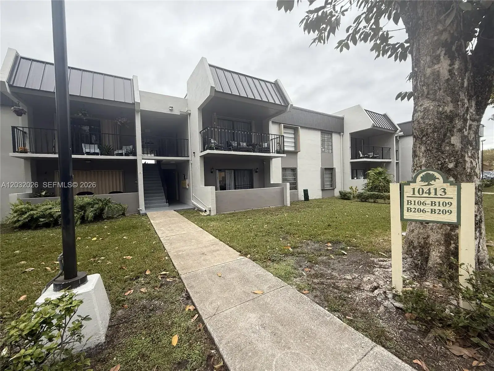 1 bedroom 1 bath Residential for sale at 10413 N Kendall Dr # B208, Miami FL 33176