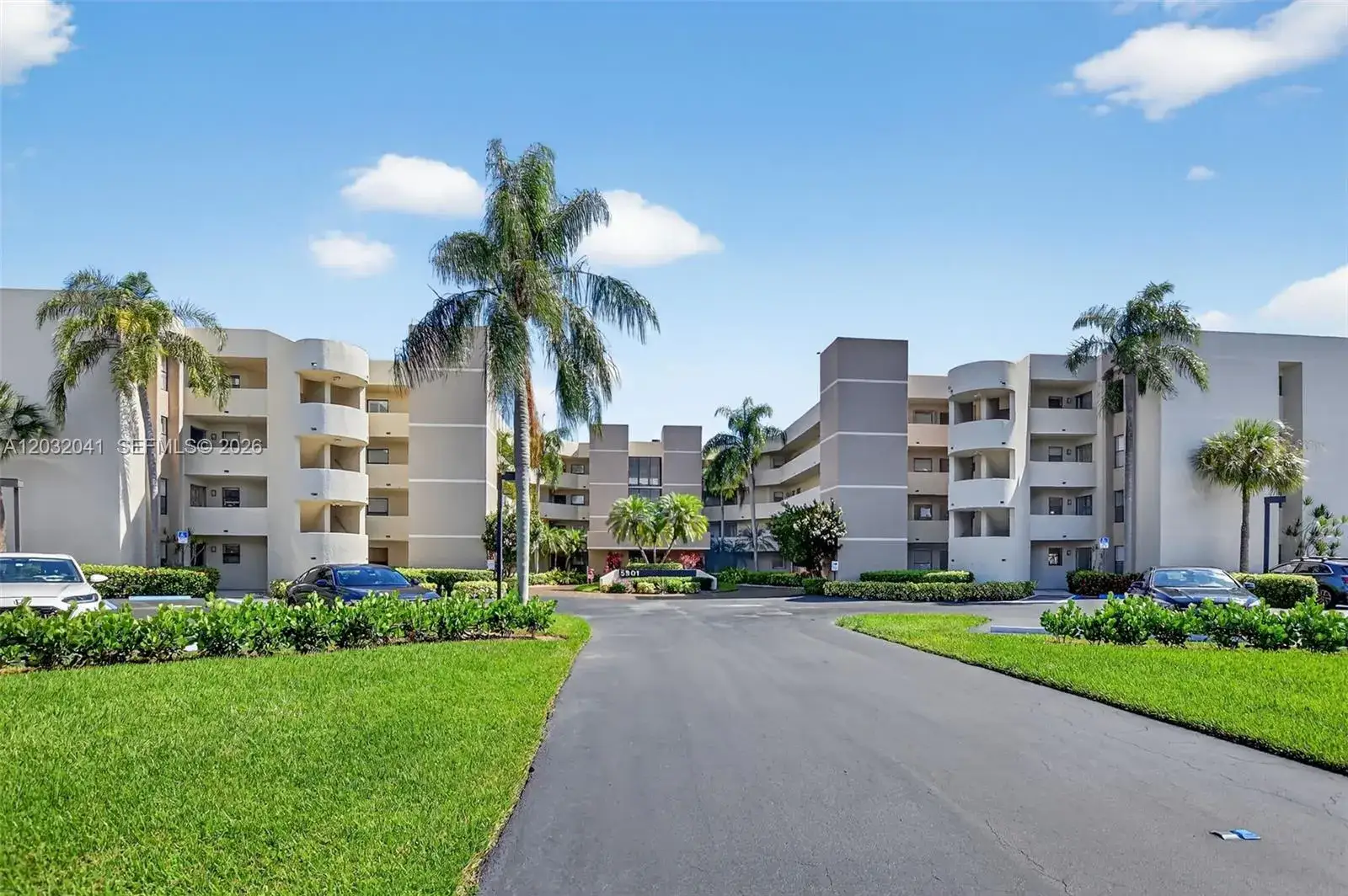 3 bedroom 2 bath Residential for sale at 5901 Camino Del Sol # 207, Boca Raton FL 33433