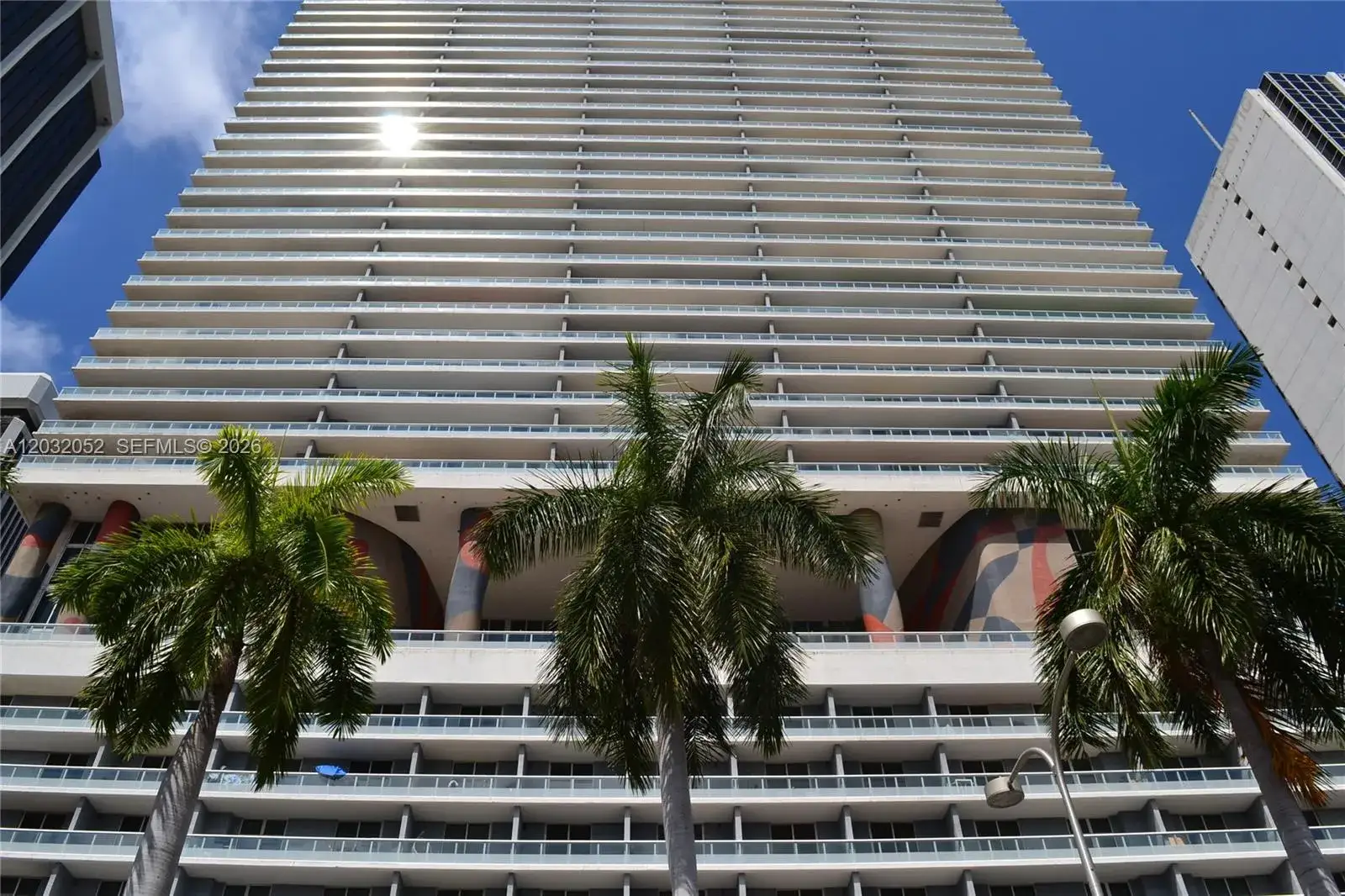 3 bedroom 2 bath Residential Lease for rent at 50 Biscayne Blvd # 1408, Miami FL 33132
