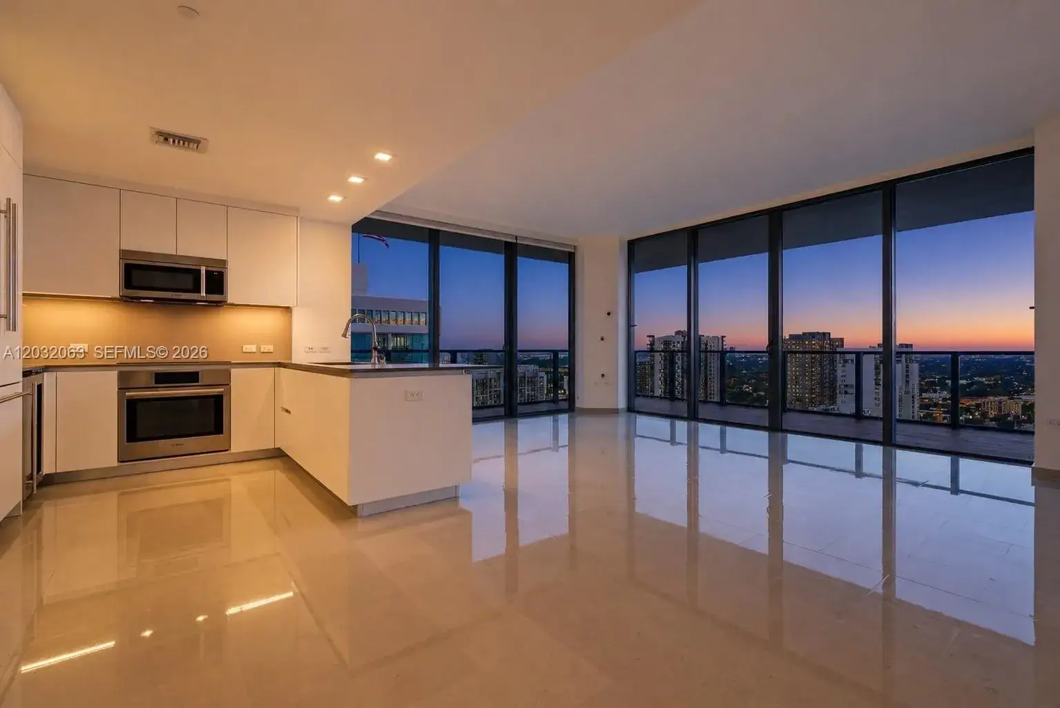 3 bedroom 3 bath Residential for sale at 88 SW 7th St # 2302, Miami FL 33130