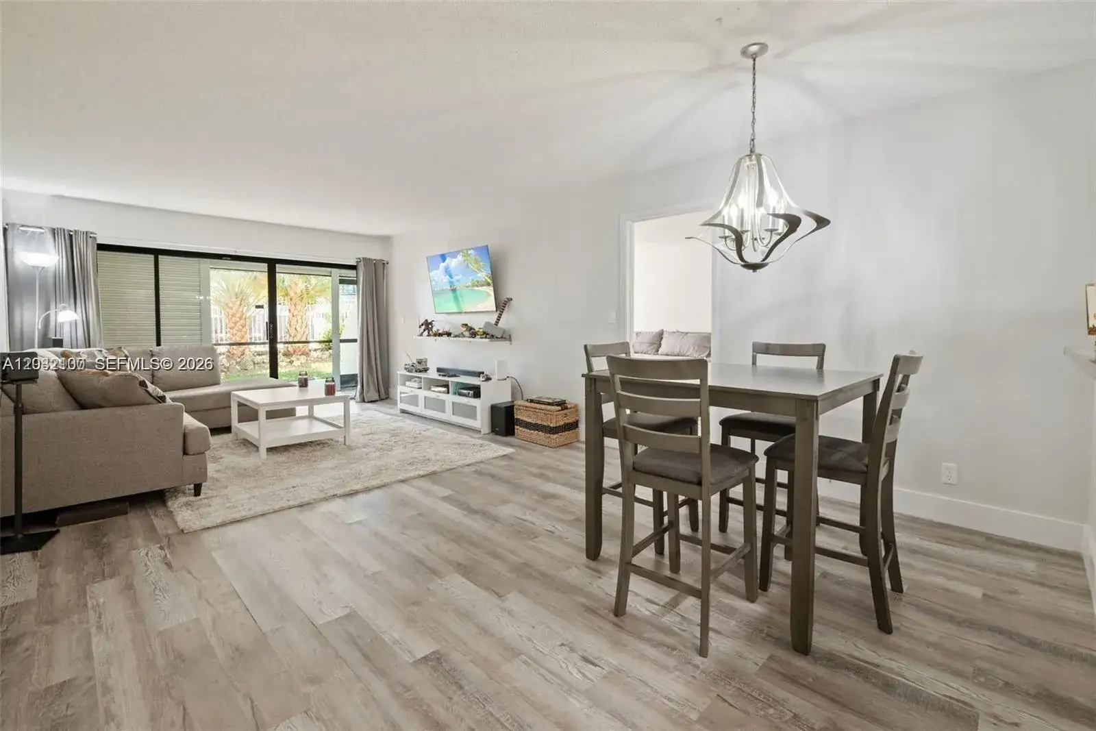 2 bedroom 2 bath Residential for sale at 301 Racquet Club Rd # 104, Weston FL 33326