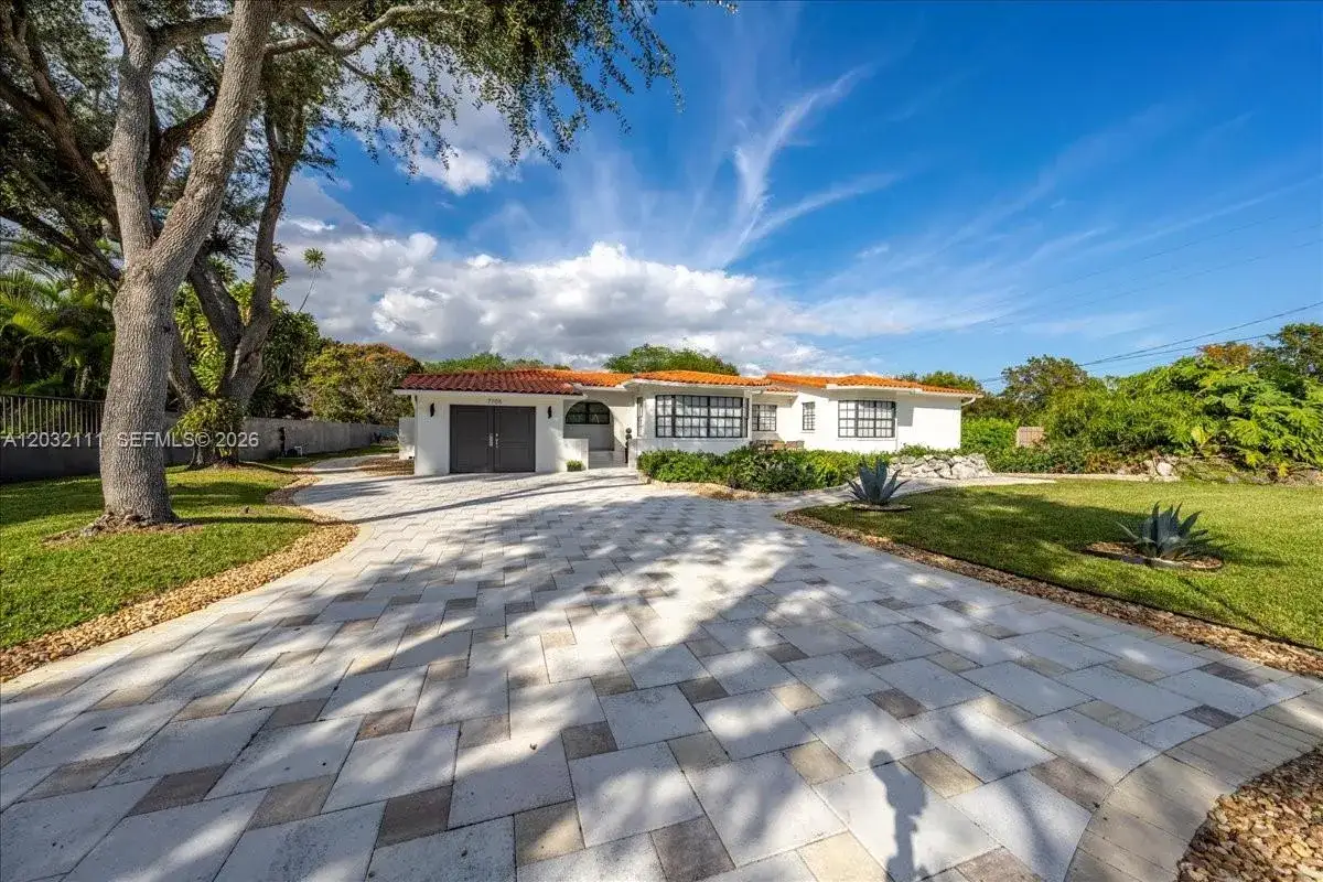 5 bedroom 4 bath Residential Lease for rent at 7705 SW 66th St # 0, Miami FL 33143