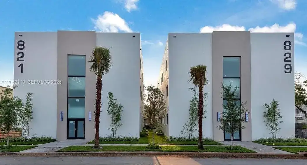 2 bedroom 1 bath Residential Lease for rent at 821 SW 18th Ave # 203, Miami FL 33135