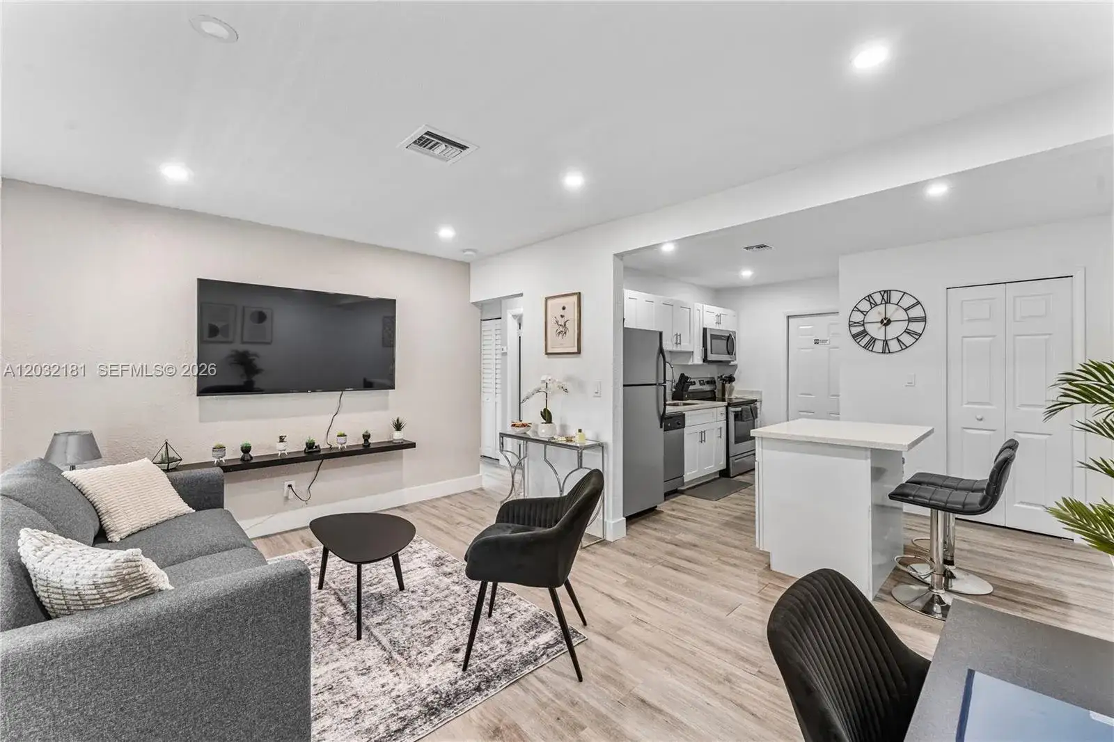 2 bedroom 1 bath Residential Lease for rent at 1521 NE 118th Ter # 1, Miami FL 33161