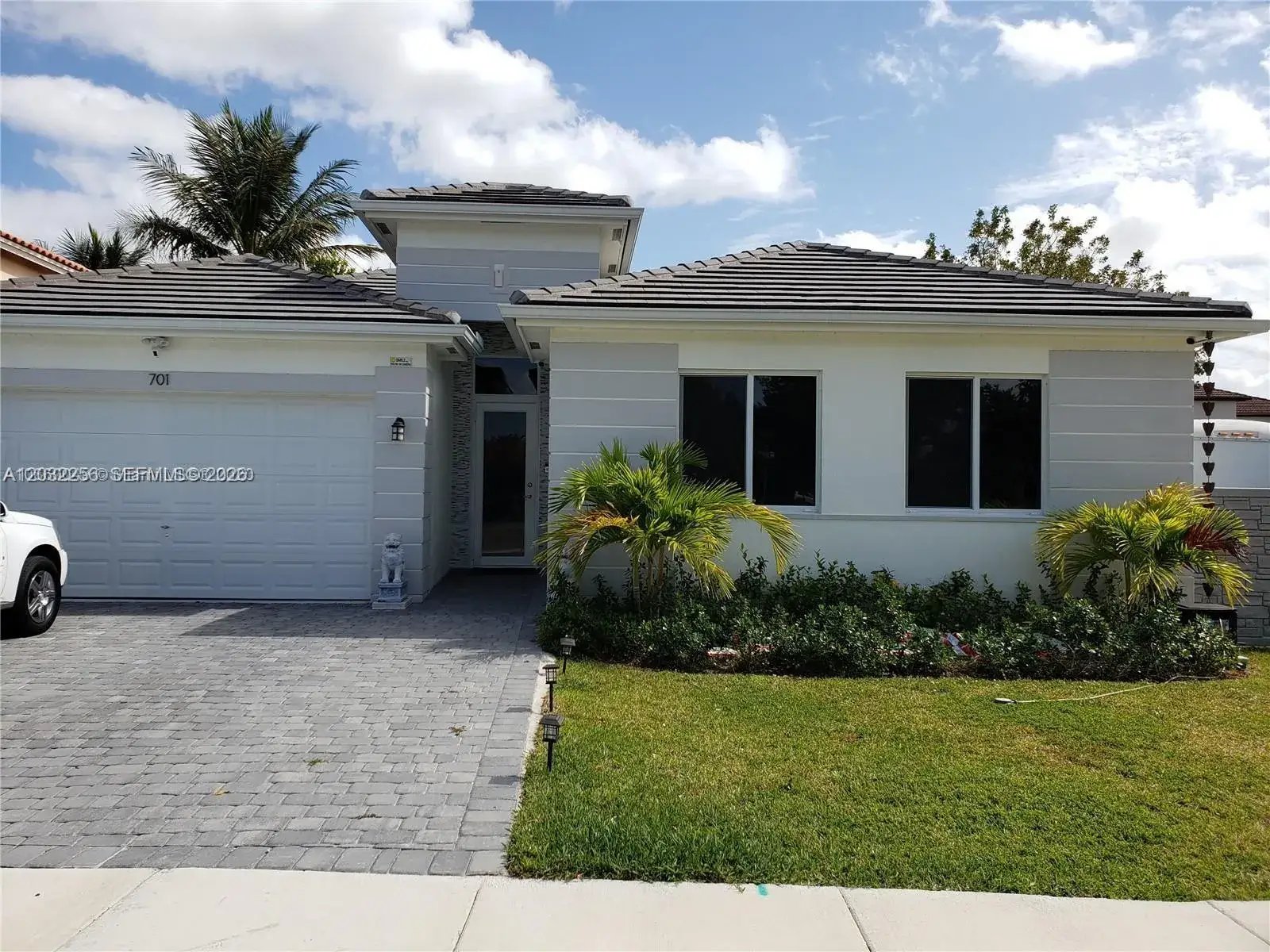 2 bedroom 1 bath Residential Lease for rent at 701 NW 127th Pl, Miami FL 33182