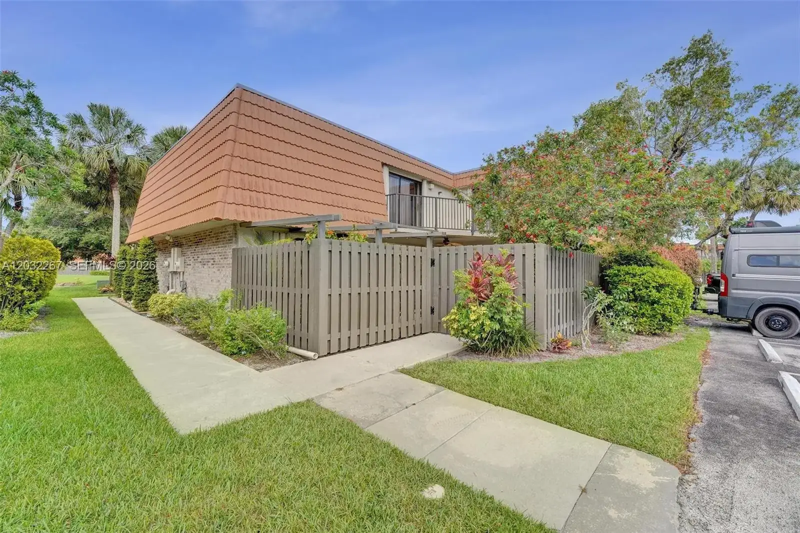 3 bedroom 2 bath Residential for sale at 11100 SW 15th Mnr, Davie FL 33324