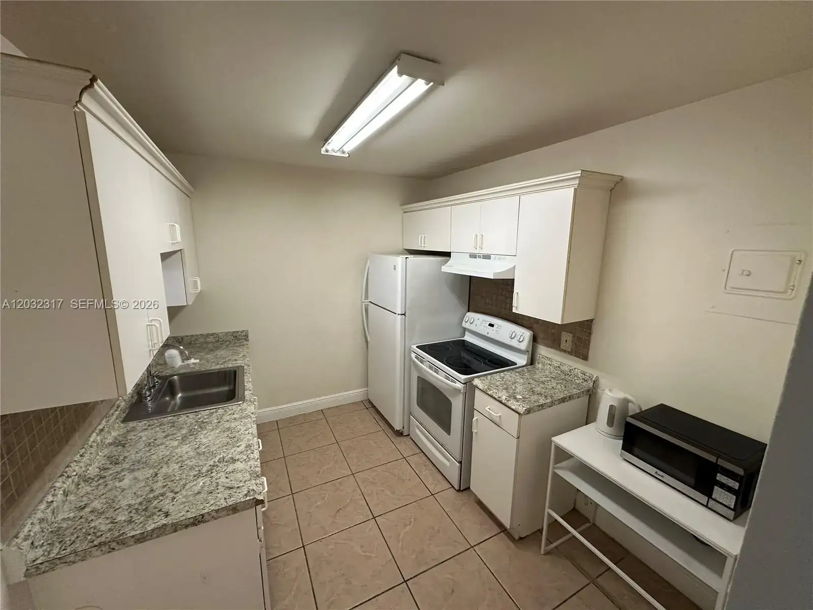 2 bedroom 2 bath Residential Lease for rent at 2008 JACKSON ST # 7, Hollywood FL 33020