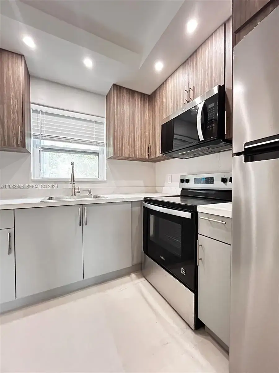 1 bedroom 1 bath Residential Lease for rent at 1301 N 12th Ct # 10A, Hollywood FL 33019