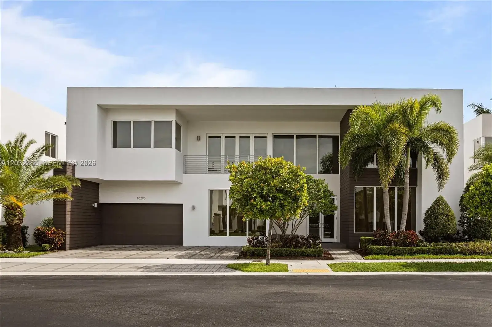 5 bedroom 5 bath Residential Lease for rent at 10296 NW 74th Terrace, Doral FL 33178