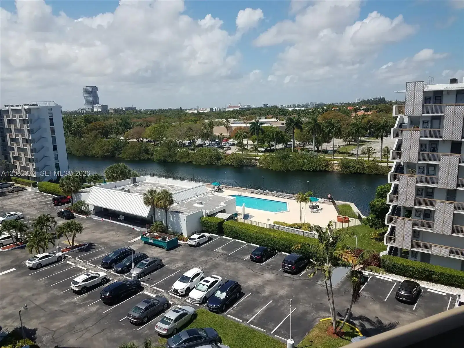 2 bedroom 2 bath Residential Lease for rent at 3475 N Country Club Dr # 805, Aventura FL 33180