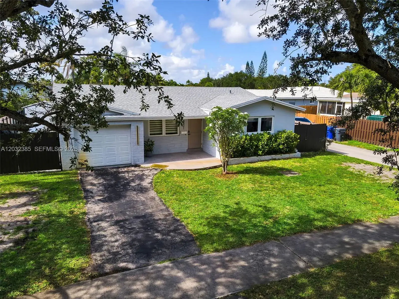 3 bedroom 2 bath Residential for sale at 4621 Johnson St, Hollywood FL 33021