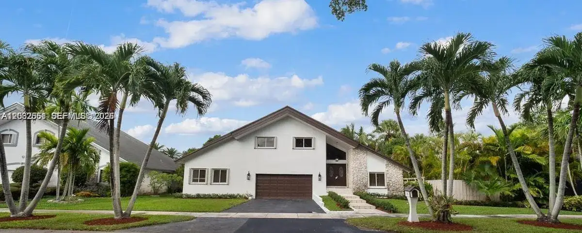 4 bedroom 4 bath Residential Lease for rent at 14251 SW 107th Ter, Miami FL 33186