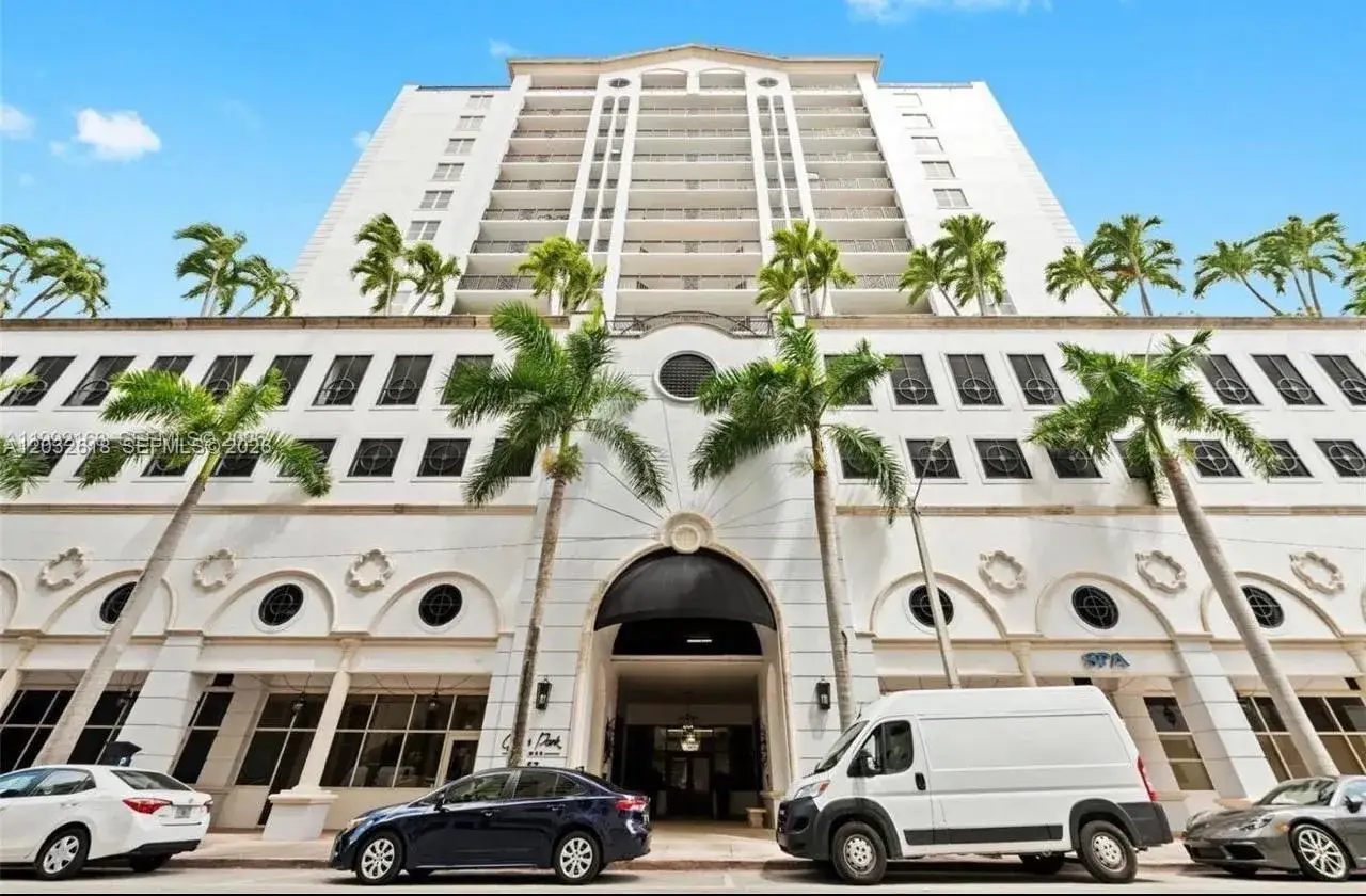 2 bedroom 2 bath Residential for sale at 357 Almeria Ave # 802, Coral Gables FL 33134
