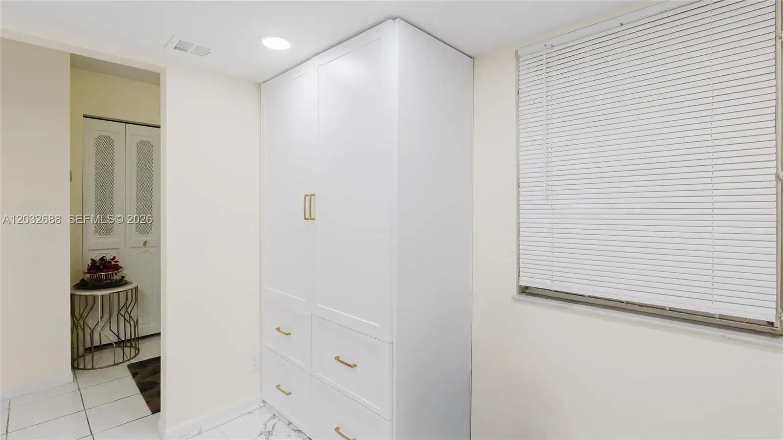 2 bedroom 2 bath Residential Lease for rent at 424 SE 10th St # 204, Dania Beach FL 33004