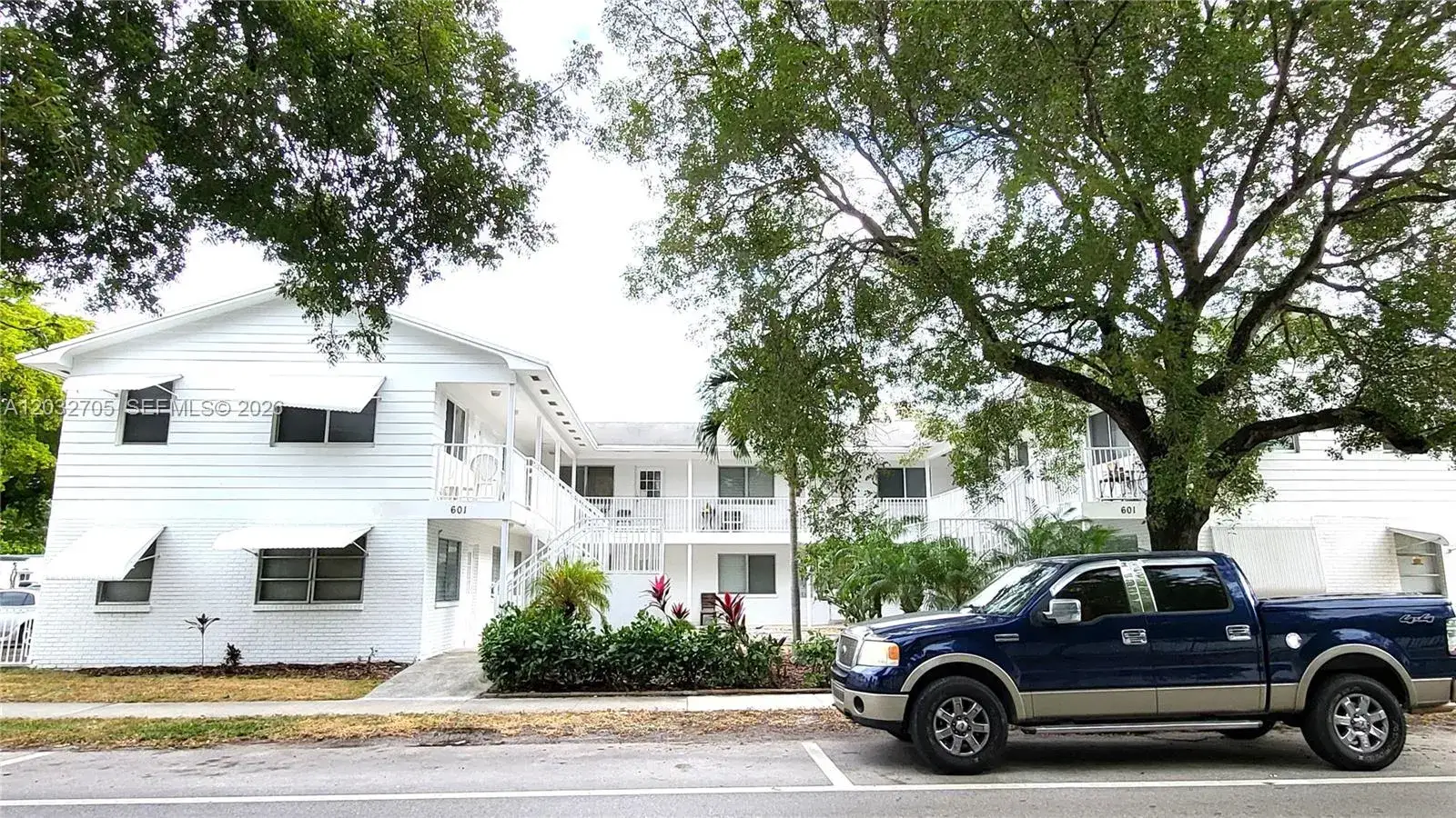 1 bedroom 1 bath Residential Lease for rent at 601 S 19th Ave # 10, Hollywood FL 33020