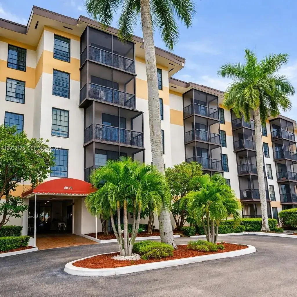 1 bedroom 1 bath Residential for sale at 5570 NW 44th St # 308A, Lauderhill FL 33319
