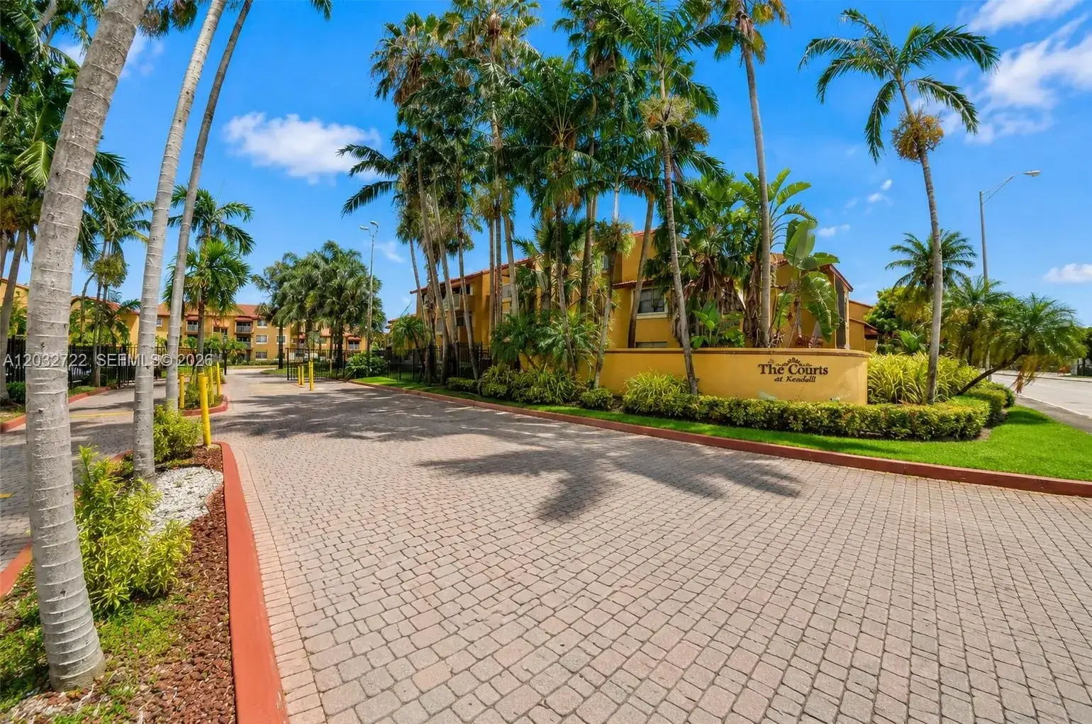 2 bedroom 1 bath Residential for sale at 15630 SW 80th St # 210, Miami FL 33193