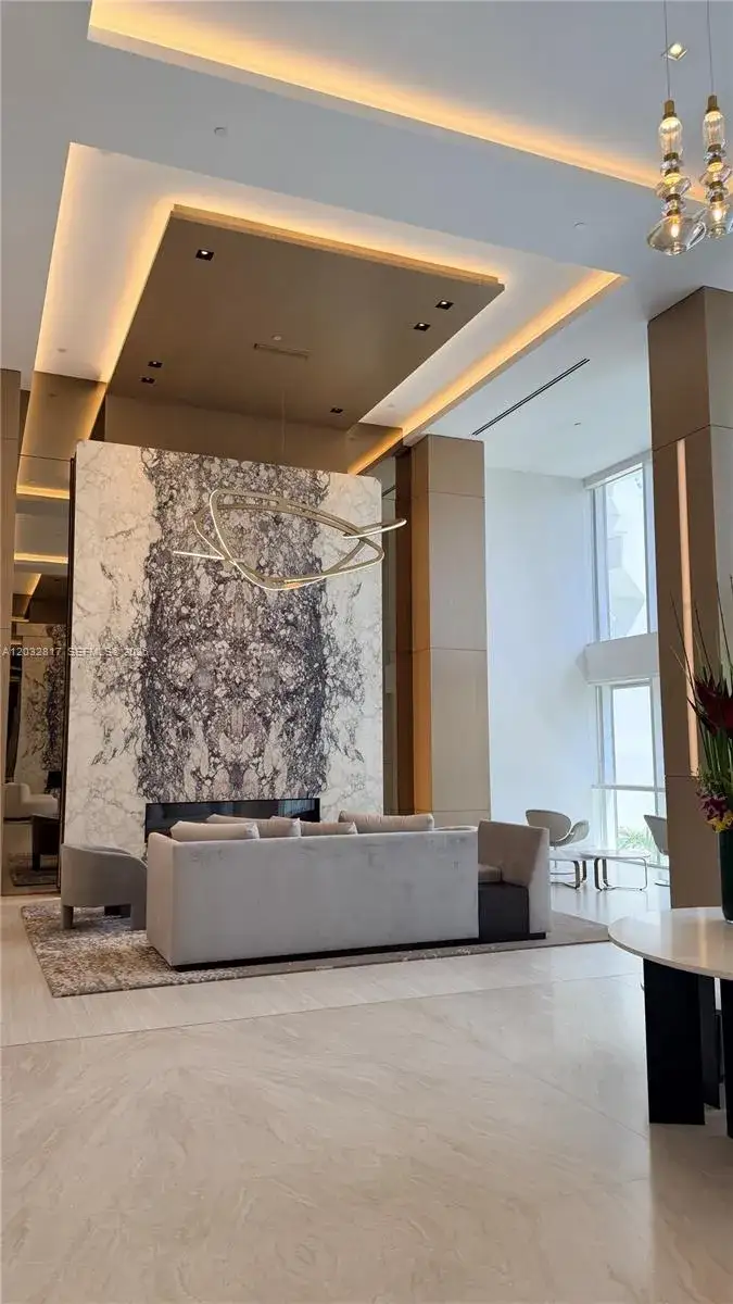 3 bedroom 2 bath Residential for sale at 21205 Yacht Club Dr # 1201, Aventura FL 33180