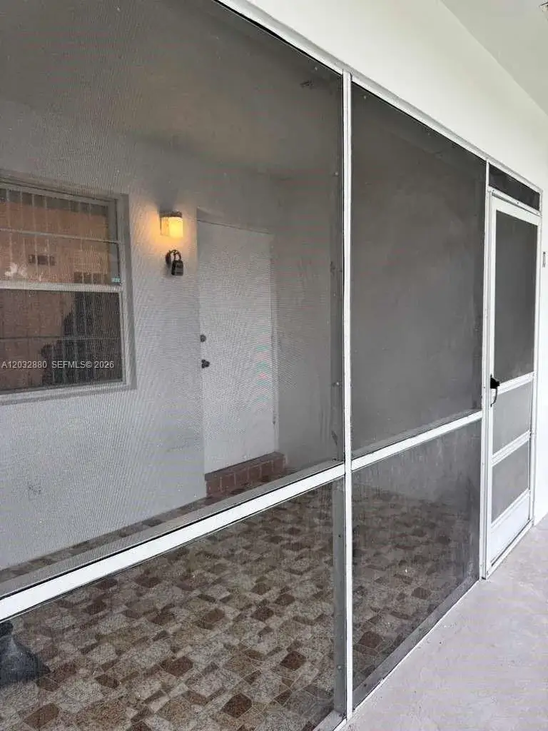 1 bedroom 1 bath Residential Lease for rent at 705 NE 2nd St # 11, Hallandale Beach FL 33009