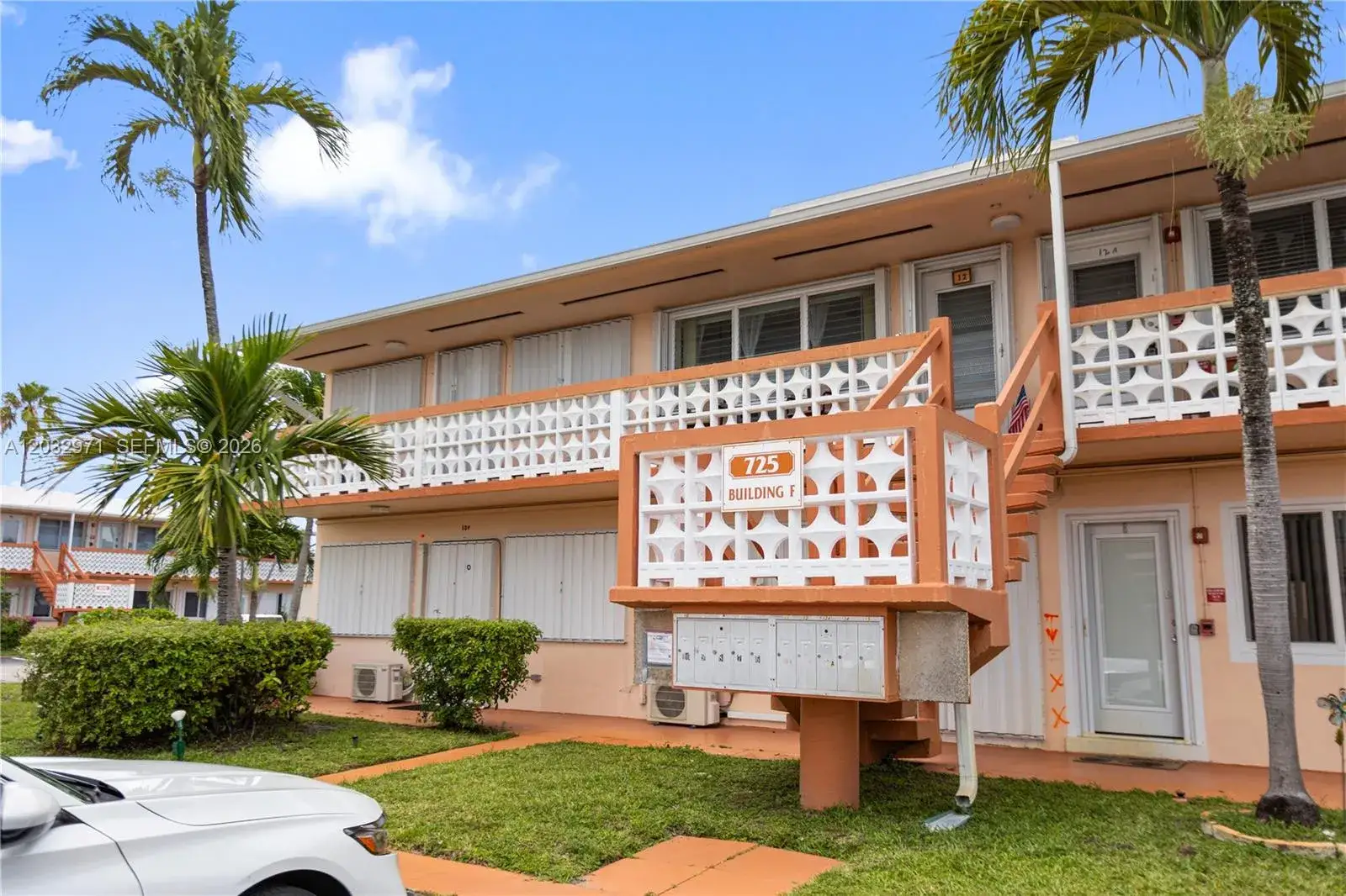 1 bedroom 1 bath Residential for sale at 725 SW 11th Ave # 12, Hallandale Beach FL 33009