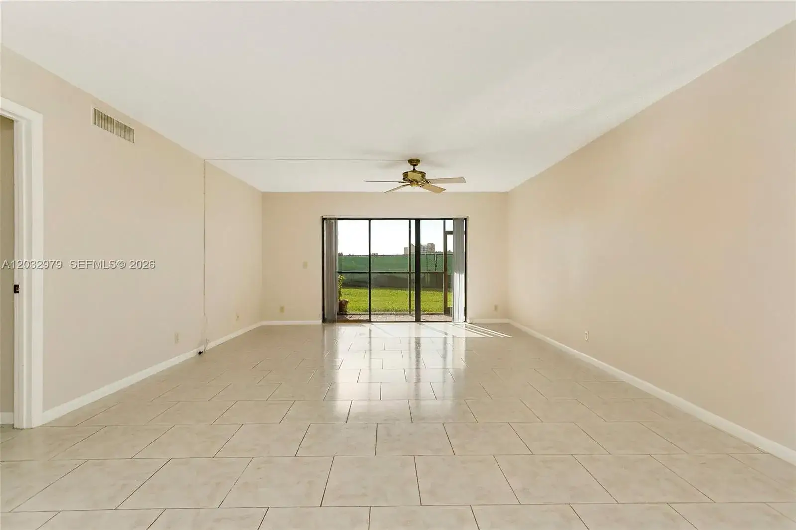 2 bedroom 2 bath Residential for sale at 300 Racquet Club Rd # 104, Weston FL 33326