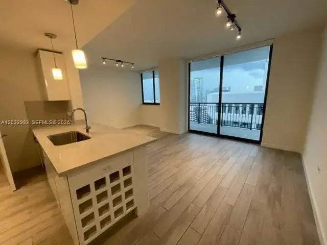 1 bedroom 1 bath Residential Lease for rent at 999 SW 1st Ave # 3115, Miami FL 33130