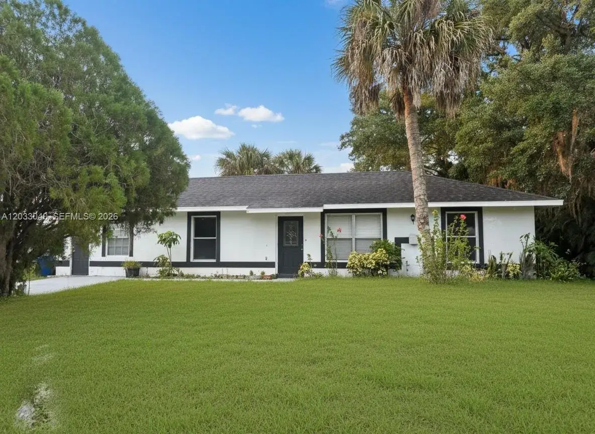 3 bedroom 2 bath Residential for sale at 4029 E Sunflower Cir, La Belle FL 33935