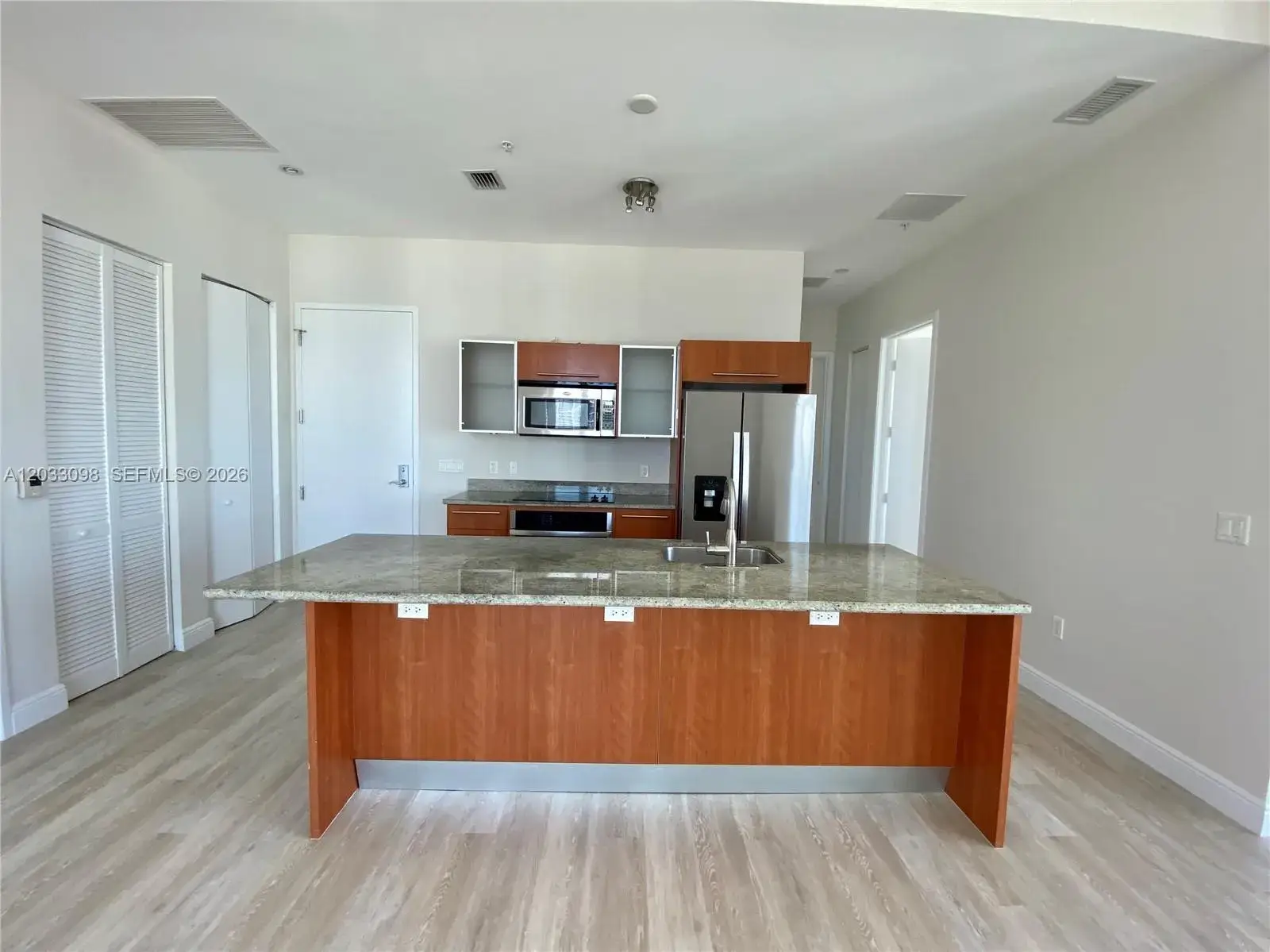 3 bedroom 3 bath Residential Lease for rent at 185 SW 7th St # 4311, Miami FL 33130