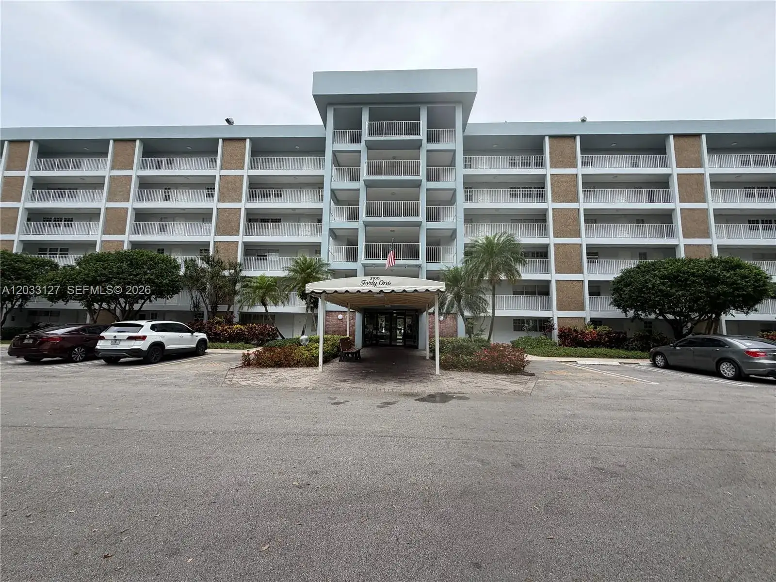 2 bedroom 2 bath Residential Lease for rent at 3100 N Course Ln # 208, Pompano Beach FL 33069