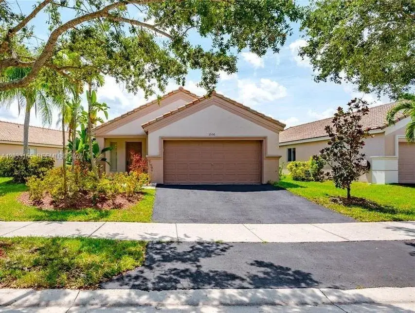 3 bedroom 2 bath Residential Lease for rent at 1530 Canary Island Dr, Weston FL 33327
