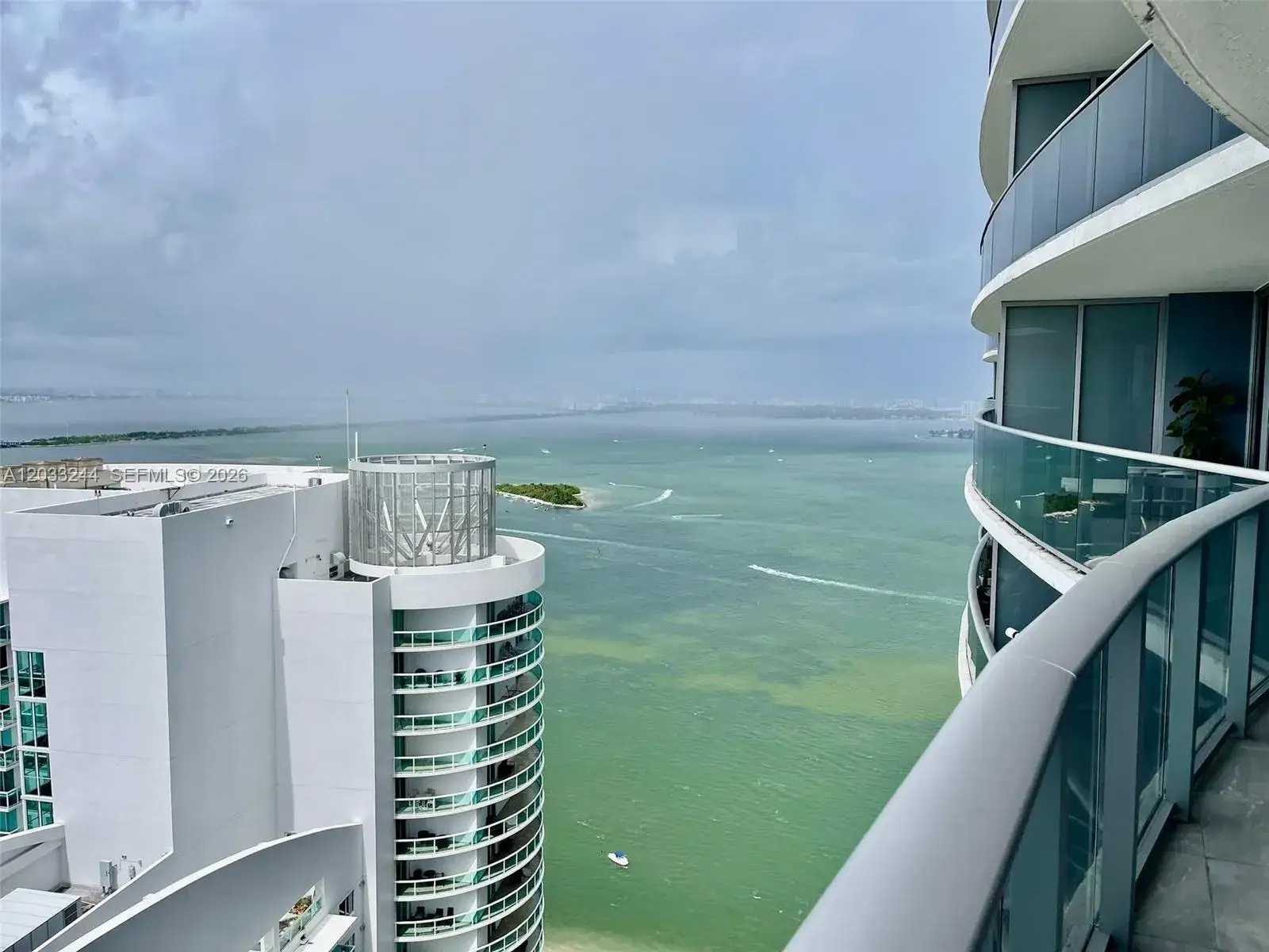 1 bedroom 1 bath Residential Lease for rent at 488 NE 18TH St # 4403, Miami FL 33132