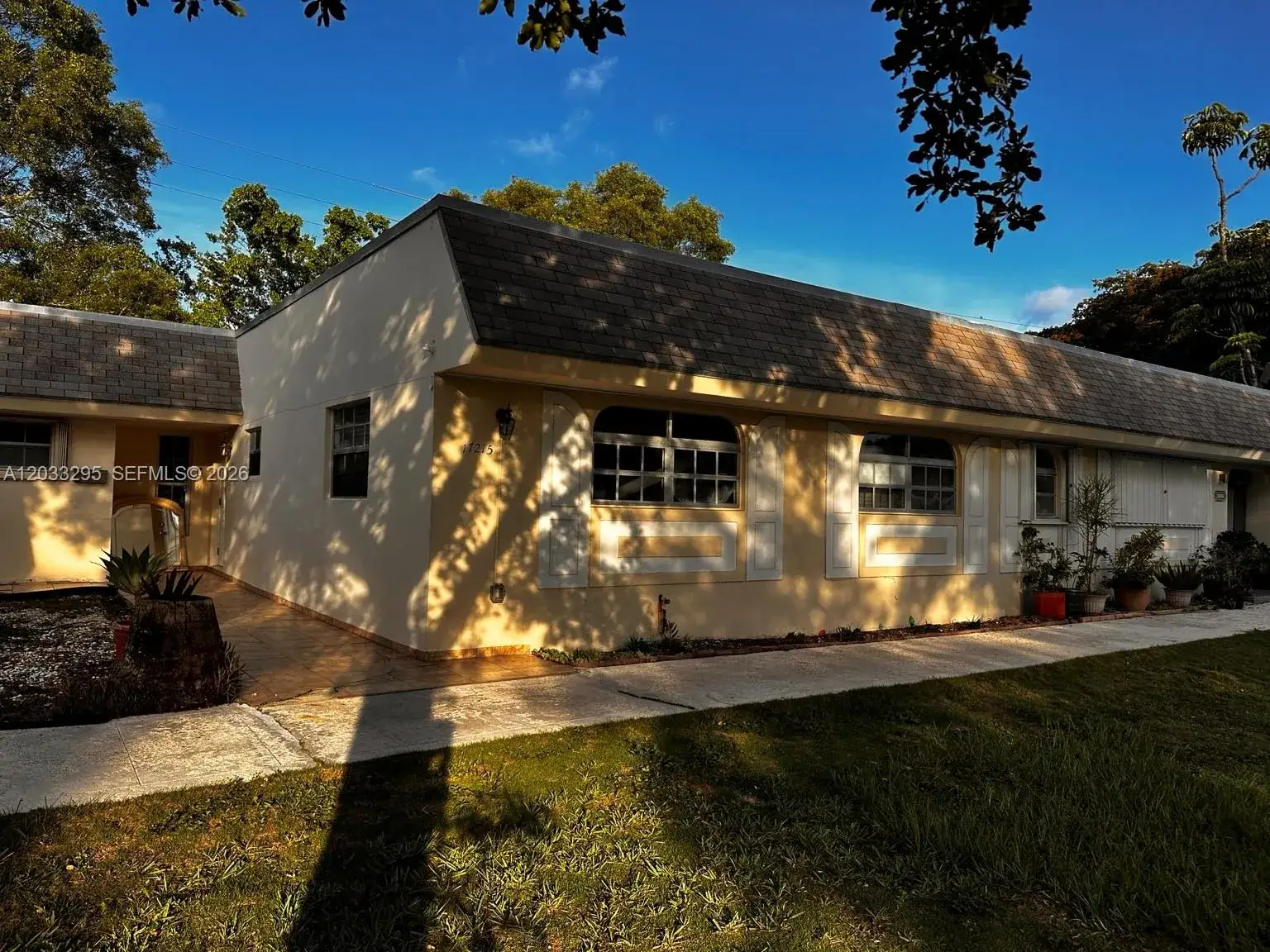 2 bedroom 2 bath Residential for sale at 17215 SW 112 CT, Miami FL 33157