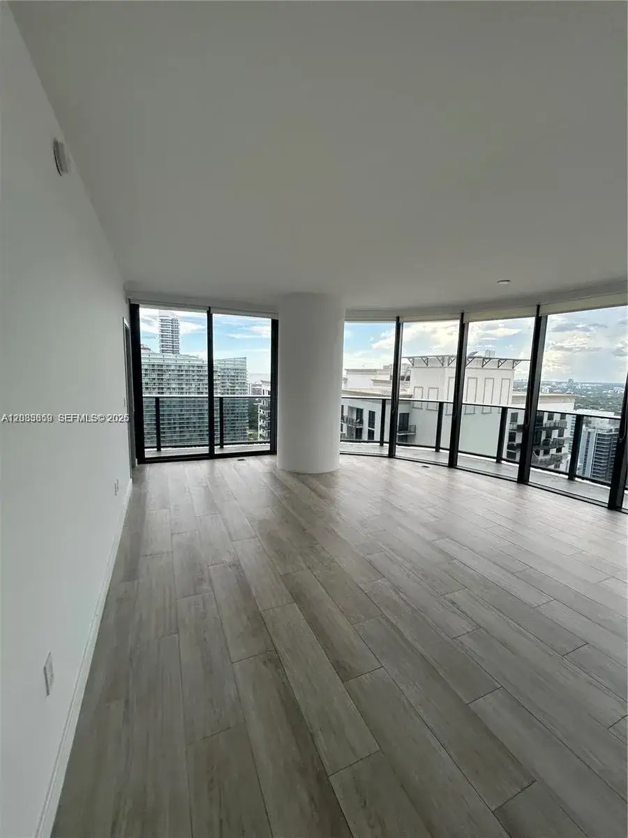 2 bedroom 2 bath Residential Lease for rent at 55 SW 9th St # 3506, Miami FL 33130