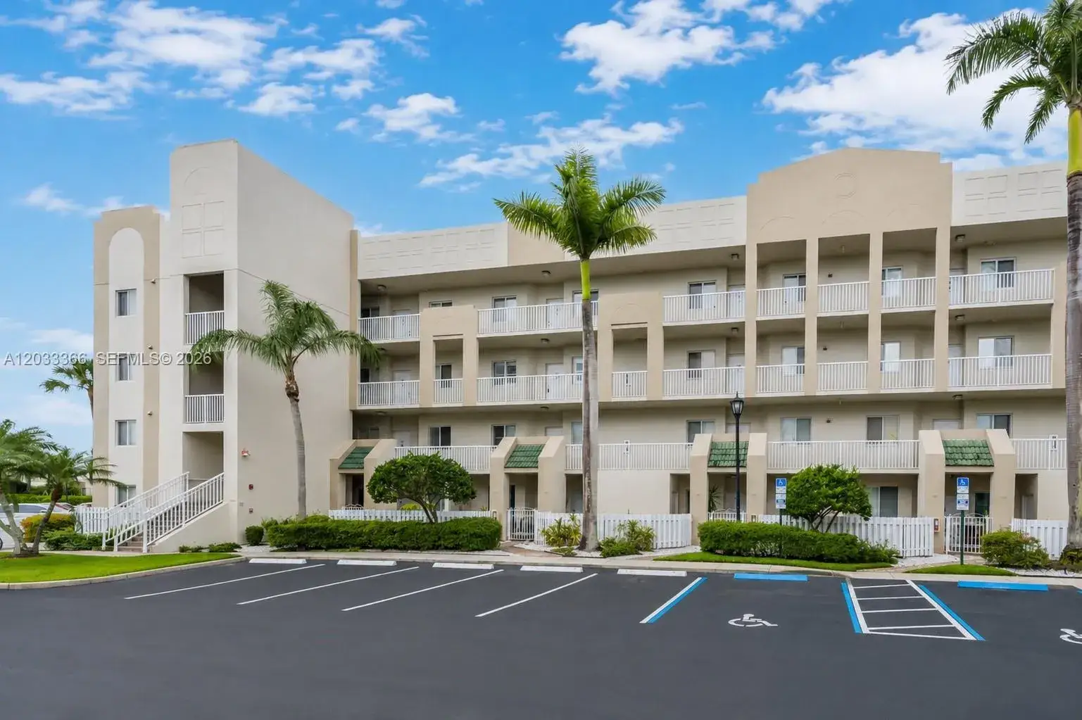 2 bedroom 2 bath Residential for sale at 7727 Southampton Ter # 202, Tamarac FL 33321