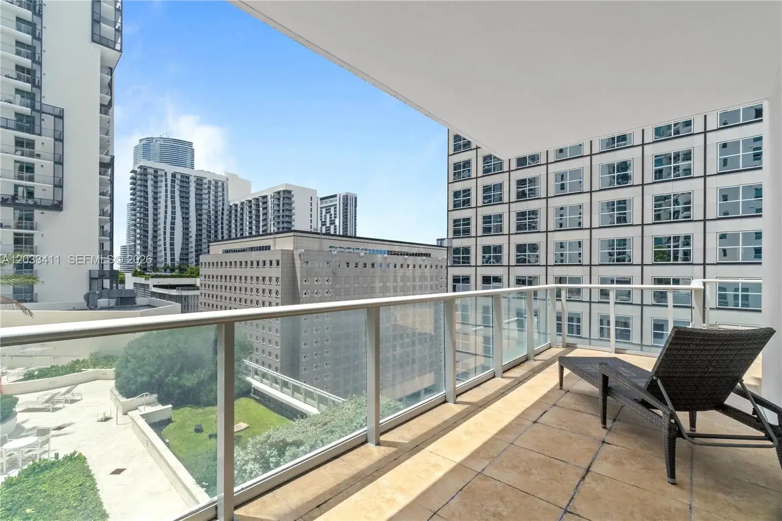 1 bedroom 1 bath Residential for sale at 300 S Biscayne Blvd # 1411, Miami FL 33131