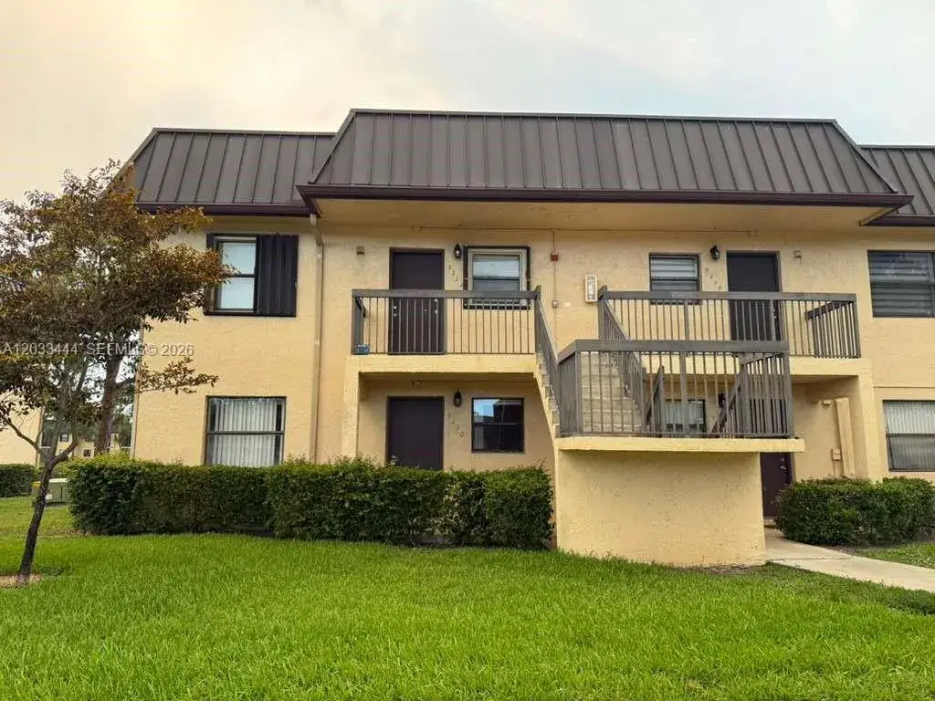 2 bedroom 2 bath Residential Lease for rent at 9220 NW 1st St # 101, Pembroke Pines FL 33024