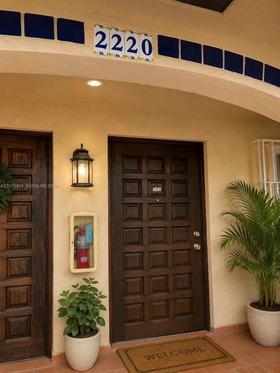 2 bedroom 2 bath Residential Lease for rent at 2220 W 74th St # 16, Hialeah FL 33016
