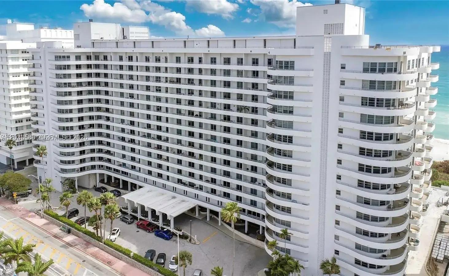2 bedroom 2 bath Residential Lease for rent at 5555 Collins ave # 9V, Miami Beach FL 33140
