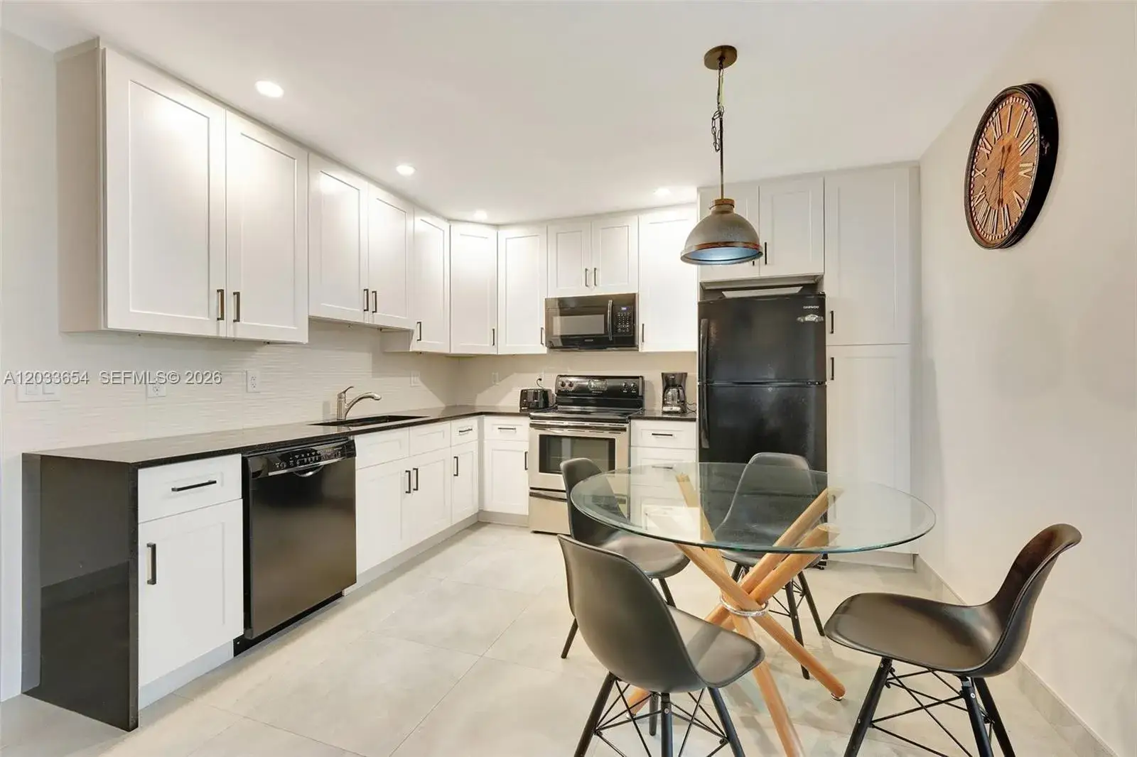 2 bedroom 2 bath Residential for sale at 221 SE 9th Ave # 102, Pompano Beach FL 33060