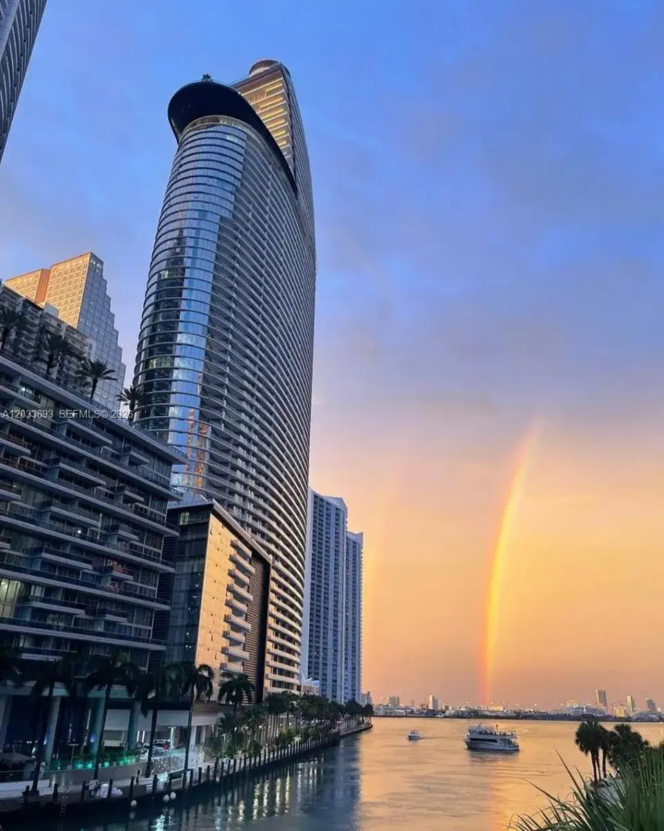 1 bath Residential for sale at 300 Biscayne Blvd Way # 505C, Miami FL 33131