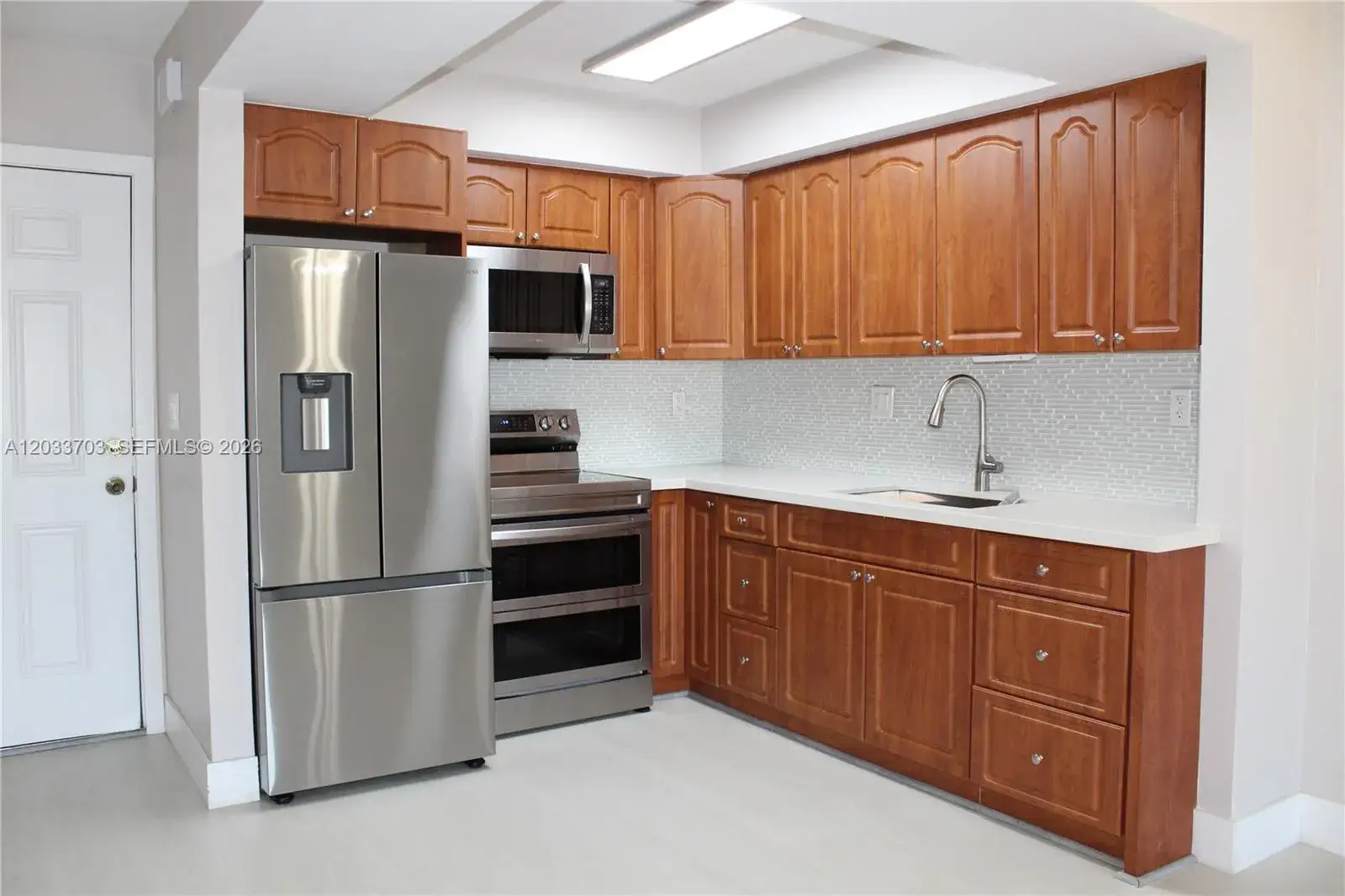 2 bedroom 1 bath Residential Lease for rent at 6780 W 2nd Ct # 401, Hialeah FL 33012