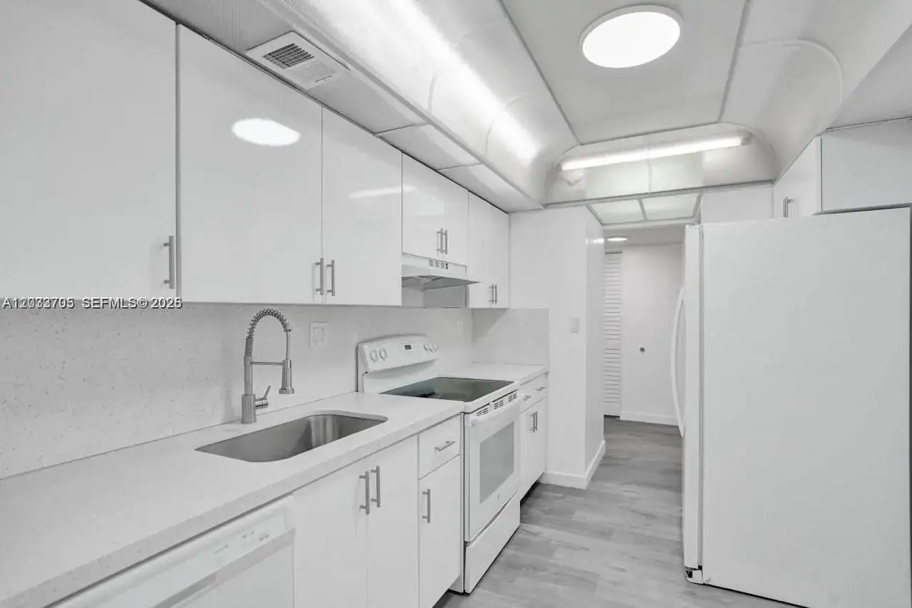 2 bedroom 2 bath Residential for sale at 3821 Environ Blvd # 403, Lauderhill FL 33319
