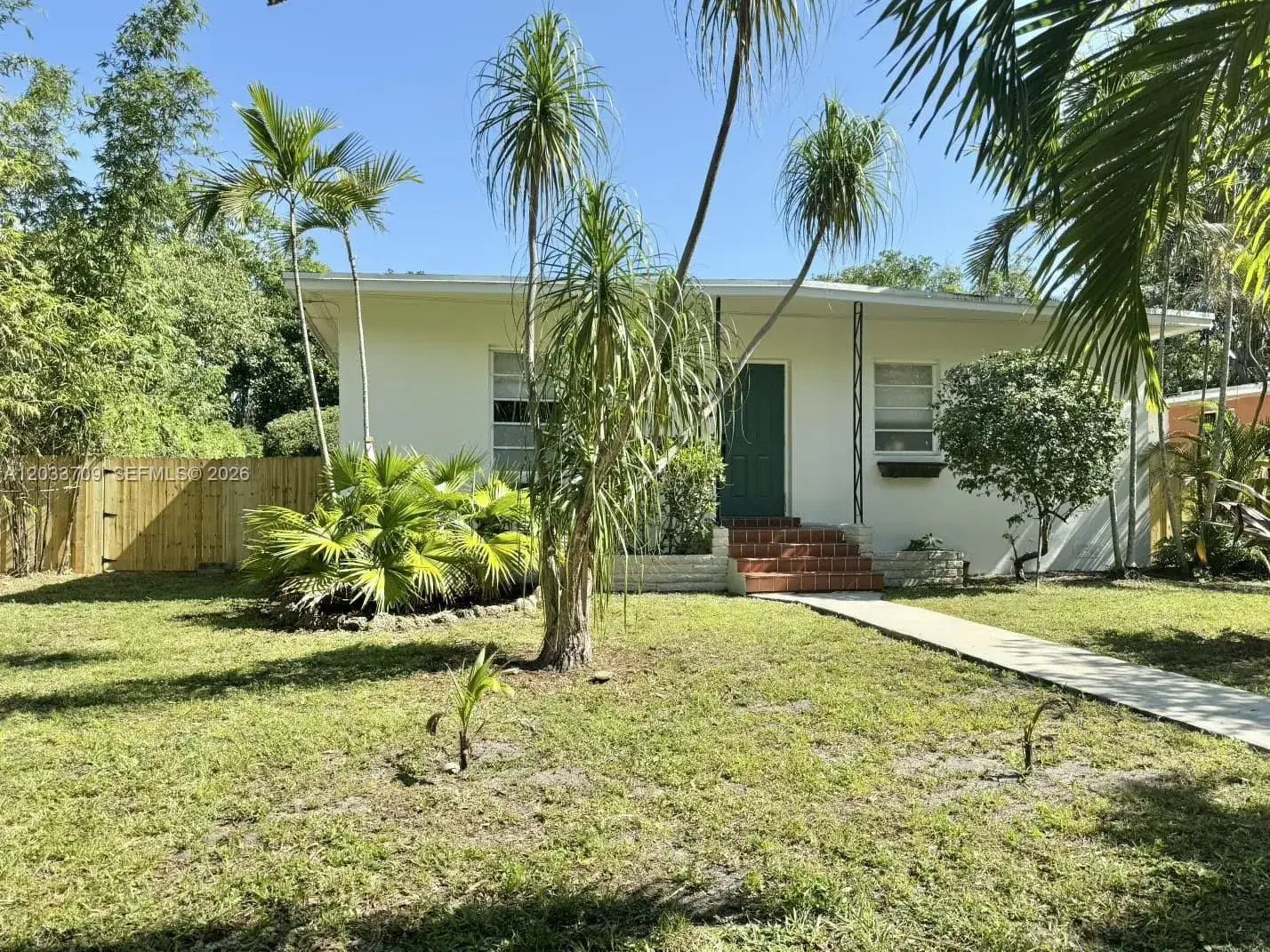 2 bedroom 1 bath Residential for sale at 1135 NE 133 rd St, North Miami FL 33161