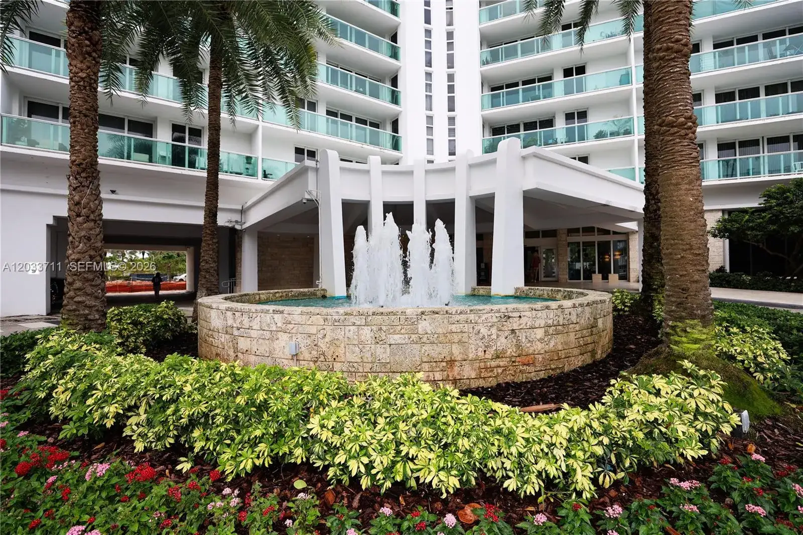 2 bedroom 2 bath Residential for sale at 100 Bayview Dr # 527, Sunny Isles Beach FL 33160