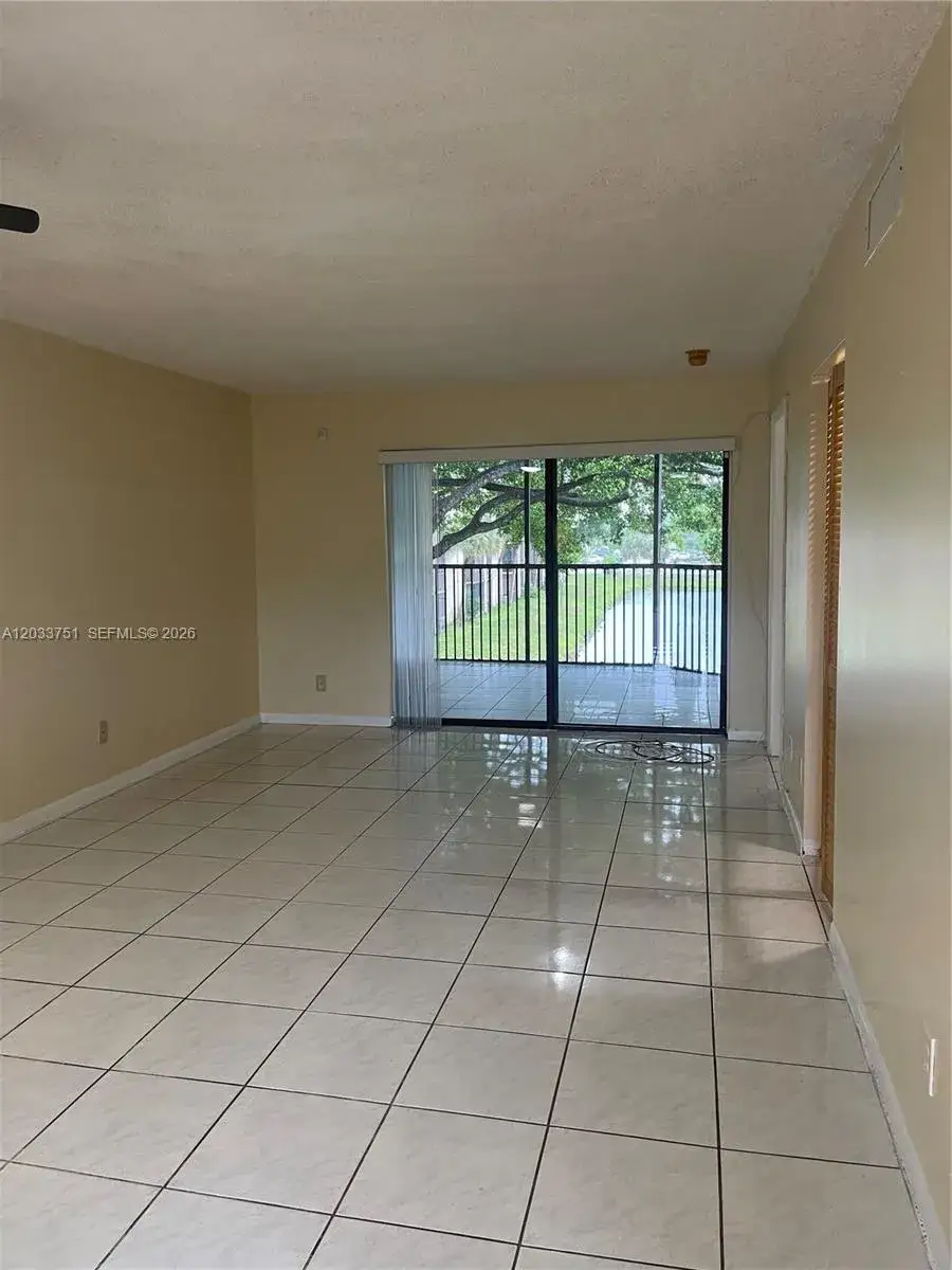 2 bedroom 2 bath Residential Lease for rent at 3252 Foxcroft Rd # 307, Miramar FL 33025